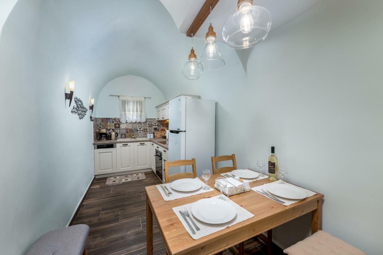 Bibliotheque Apartment
